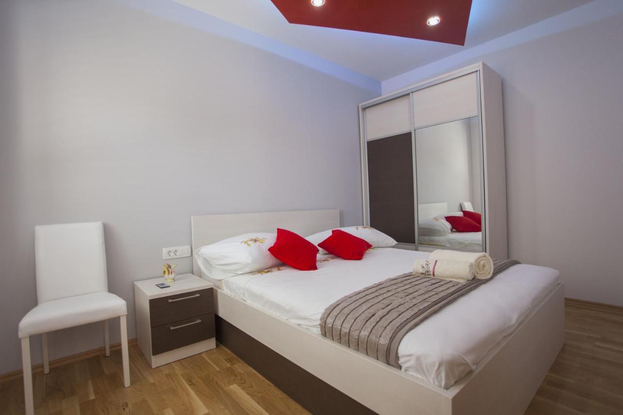 Lara Apartments Makarska Room photo